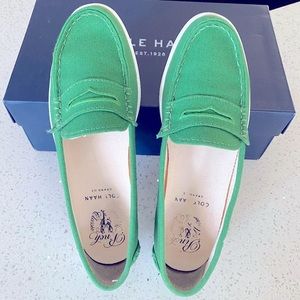 New in Box Cole Haan Weekender, Green 7 B